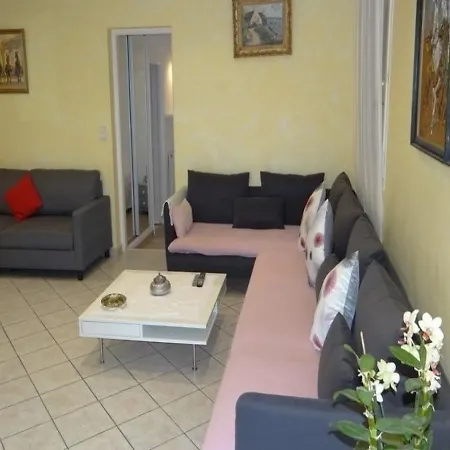 House Belle Avec Piscine 1 *